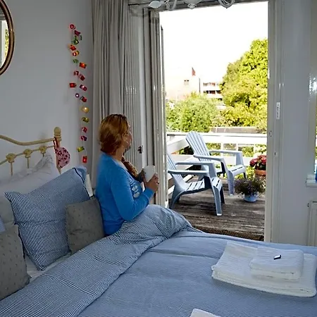 Jo Amsterdam Bed & Breakfast 4*